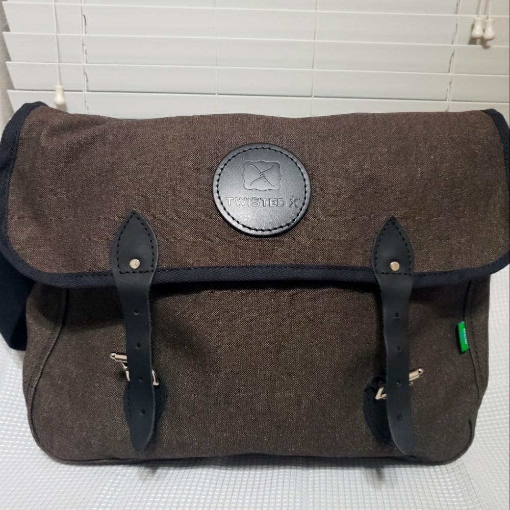 Duluth Twisted X Messenger Bag